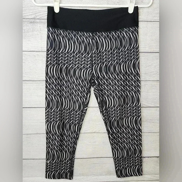 Under Armour compression leggings size small - Picture 1 of 4